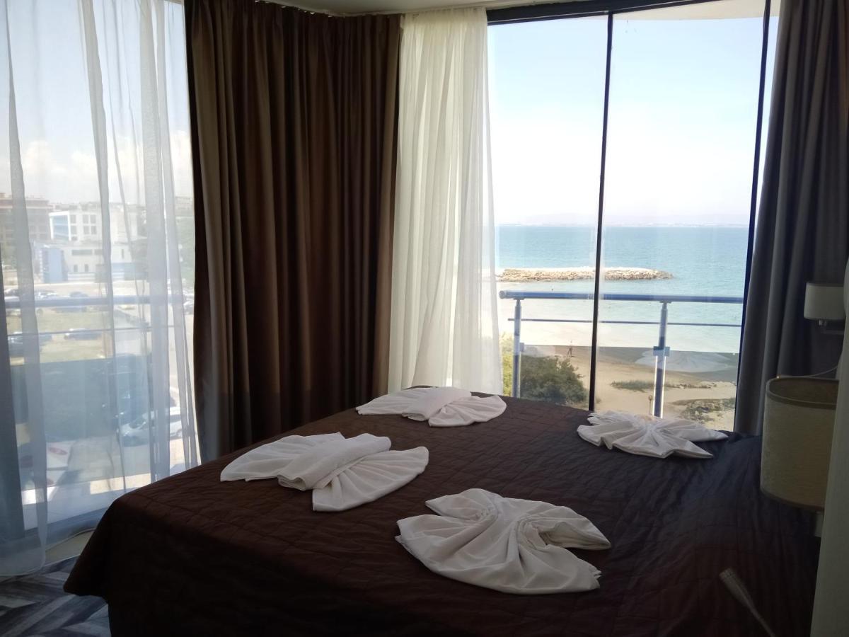 Sea View Triple S B Apartment Pomorie Luaran gambar
